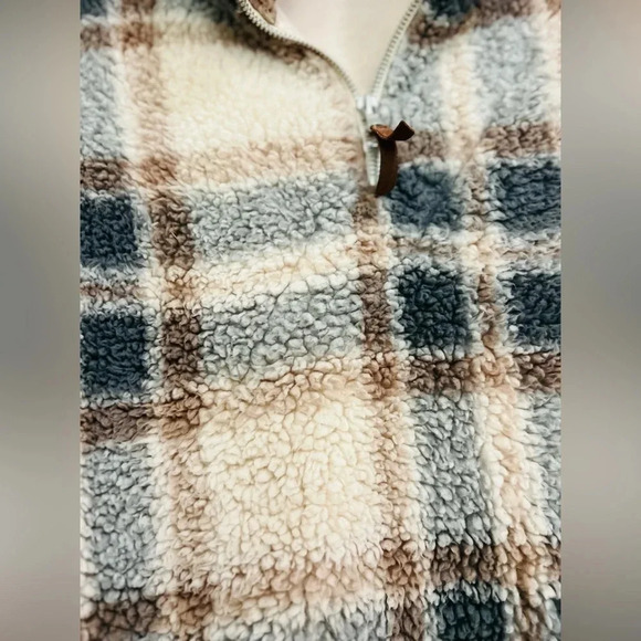 THRED-SUPPLY Plaid print cropped Sherpa sweatshirt THRED-SUPPLY size small cozy - Picture 2 of 10